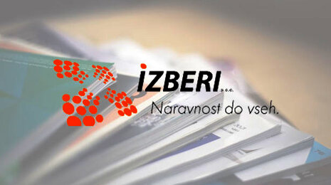 Izberi logo in a book stack background