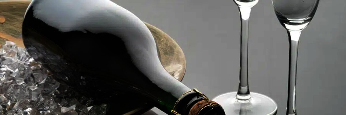 T&ouml;rley palack k&eacute;t poh&aacute;rral