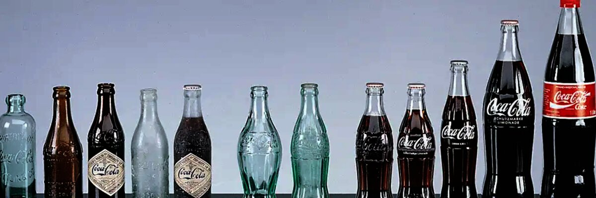 different-bottles-empty-and-with-coca-cola