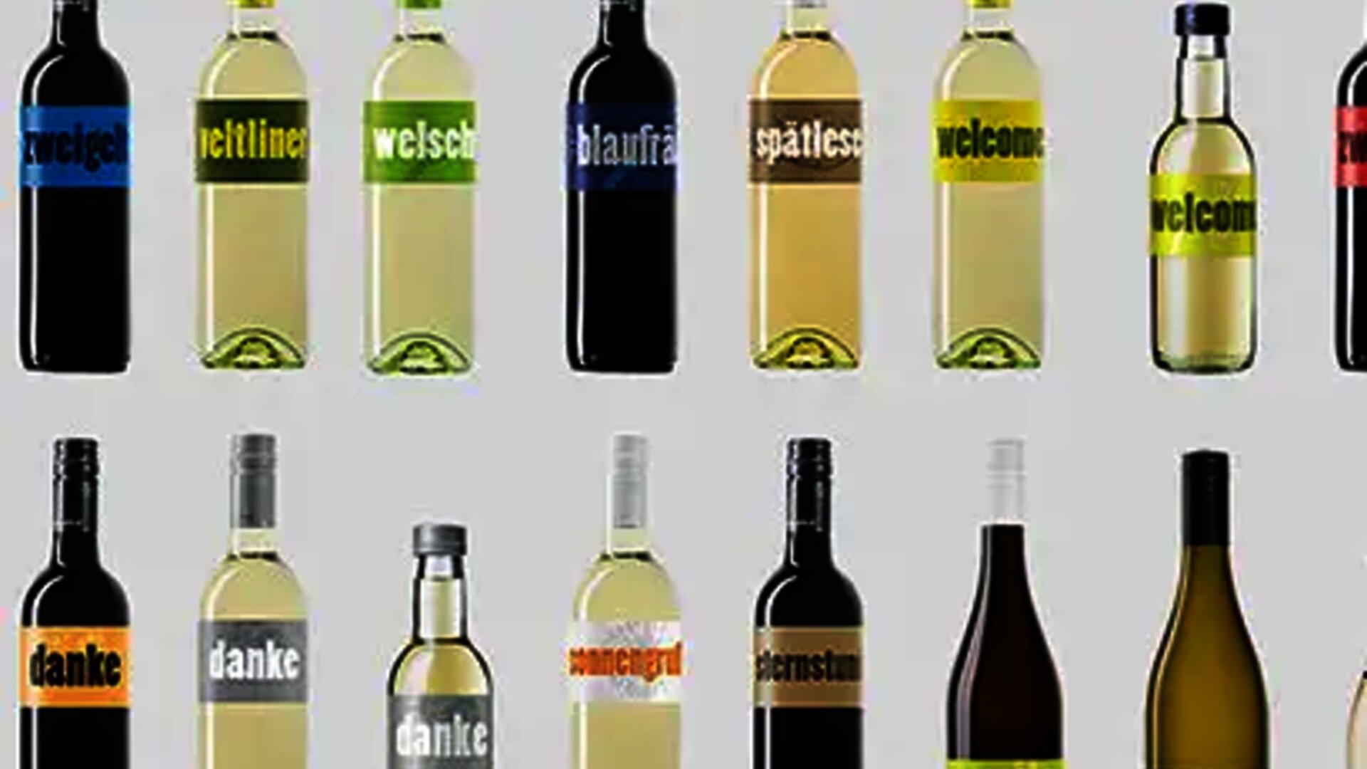 Boce vina poredane jedna do druge i jedna ispod druge