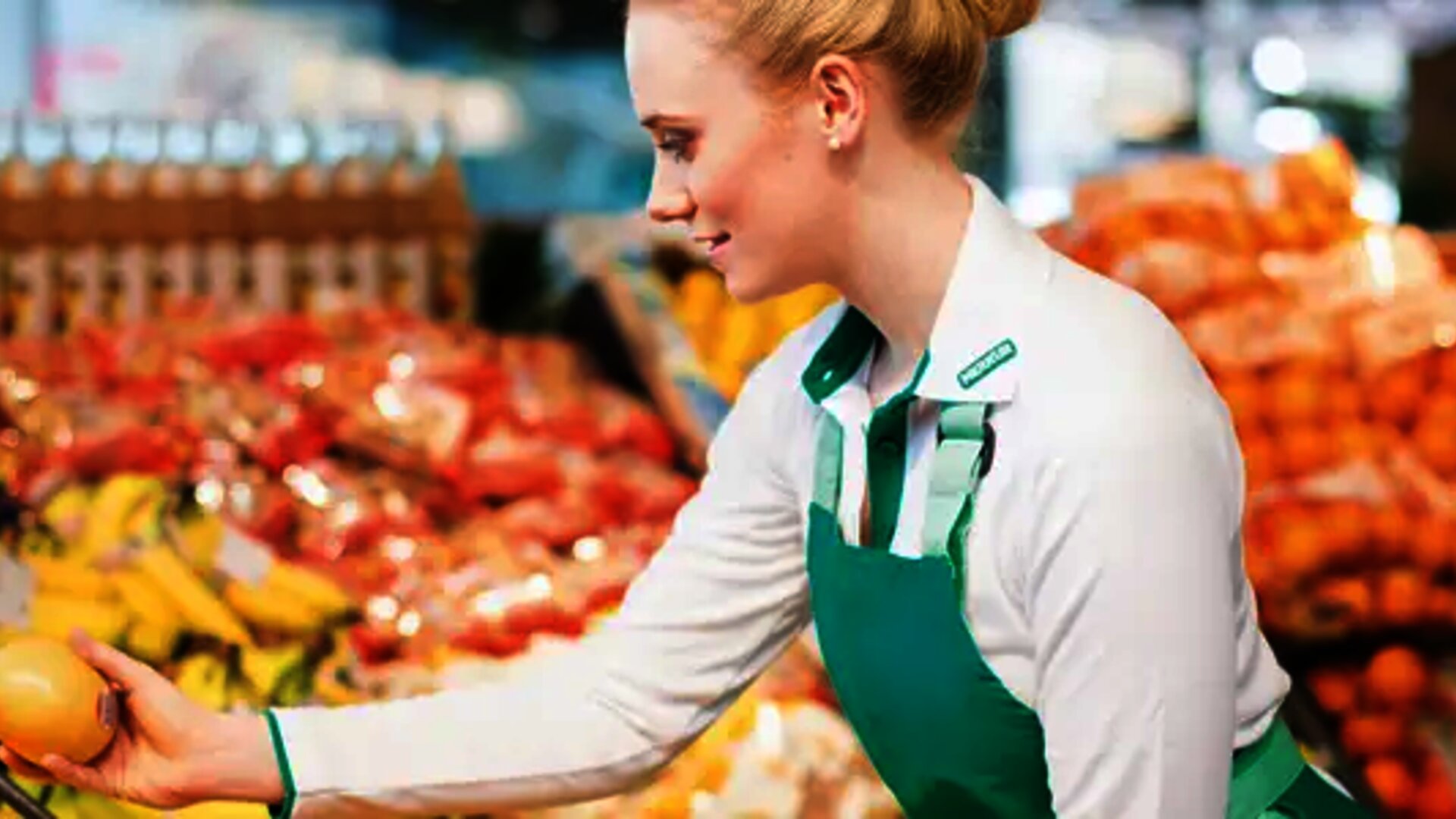 woman-in-a-grocery-shop