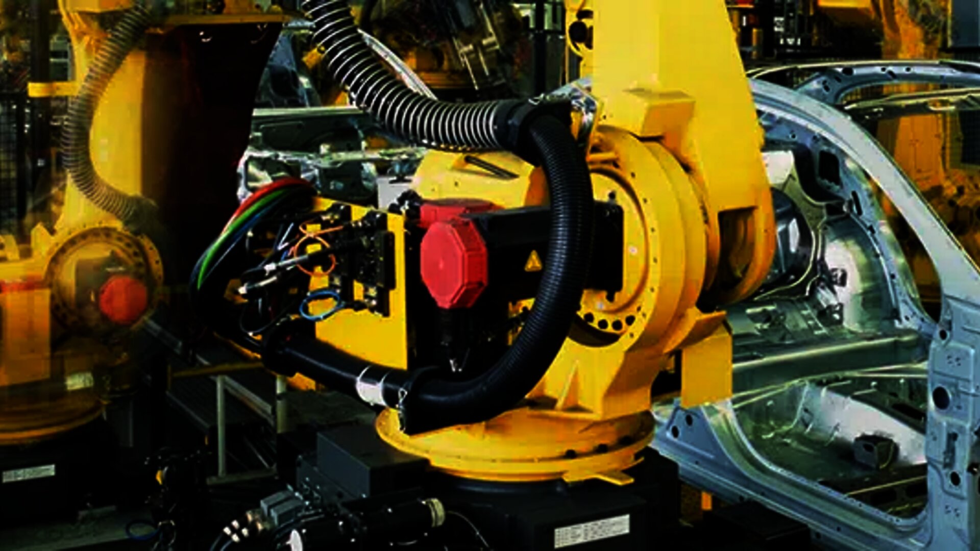 v&yacute;robn&iacute; hala pro automobilov&yacute; průmysl společnosti MOTOR JIKOV ve v&yacute;znamu EDI ve světě stroj&iacute;renstv&iacute; a sl&eacute;v&aacute;renstv&iacute;