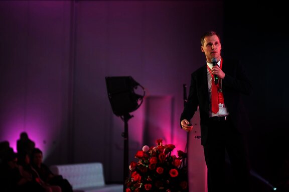 Jarosław Trzpiel podczas wystąpienia